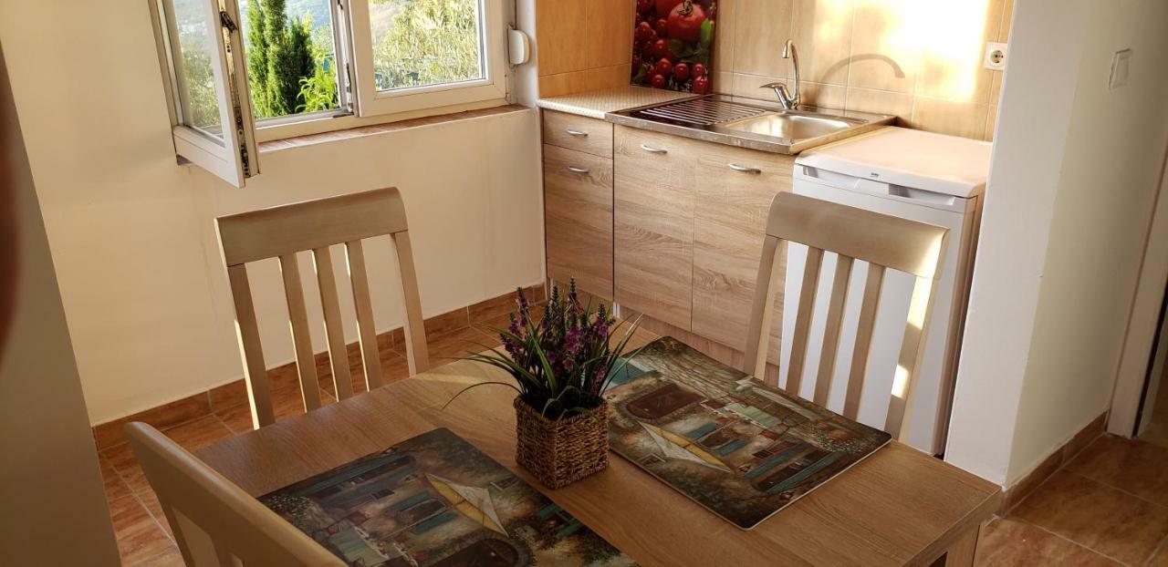 Apartmani Mia Rada Будва Екстер'єр фото